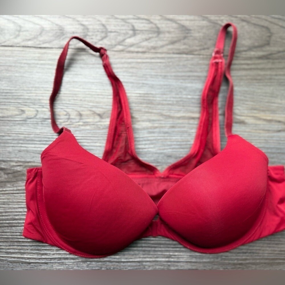 Victoria's Secret Red Front Close  Bra size 36C Underwire‎ romantic